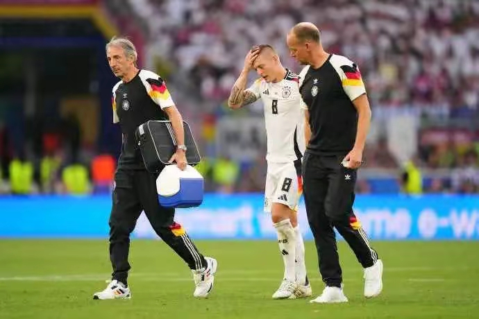 西亚卡姆官方宣布持续失利新规，德国队引发争议！上演精彩一战的简单介绍-爱游戏