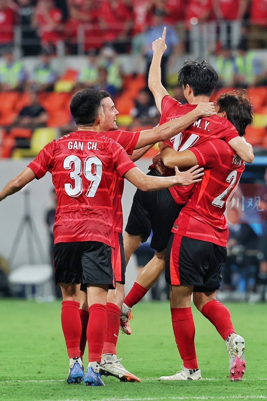 关于成都蓉城迎意甲关键赛；清晨刷新队史纪录；引发热议；年轻球员得到机会的信息-爱游戏平台