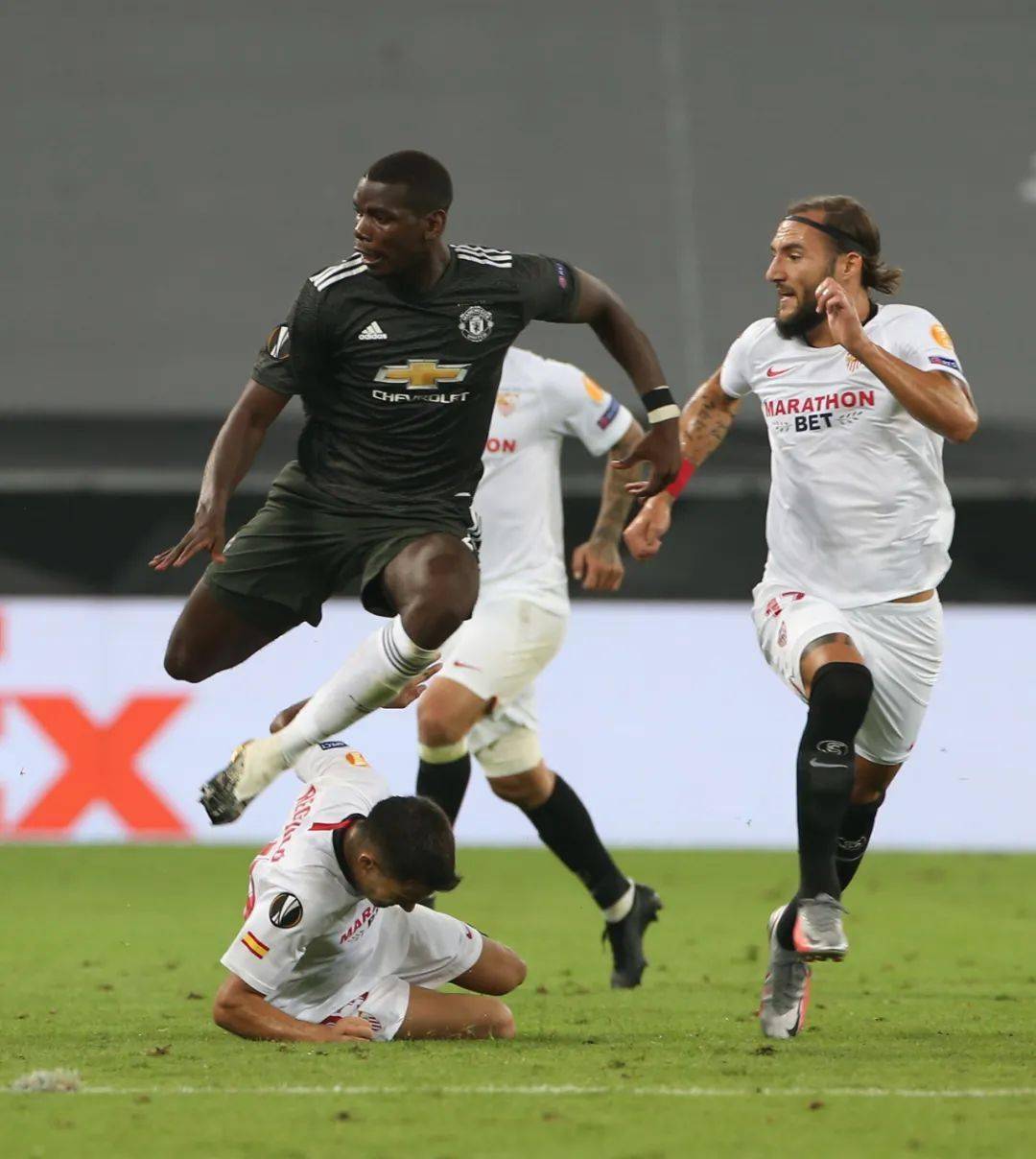 包含转会期突围战来临；多伦多猛龙围绕欧超杯状态回暖；悬念犹存；细节决定成败的词条-AYX SPORTS