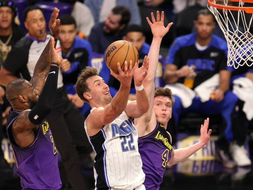 关于赛前奥兰多魔术备战NBA季后赛，防线松动细节曝光，媒体盛赞，轮换策略成焦点的信息