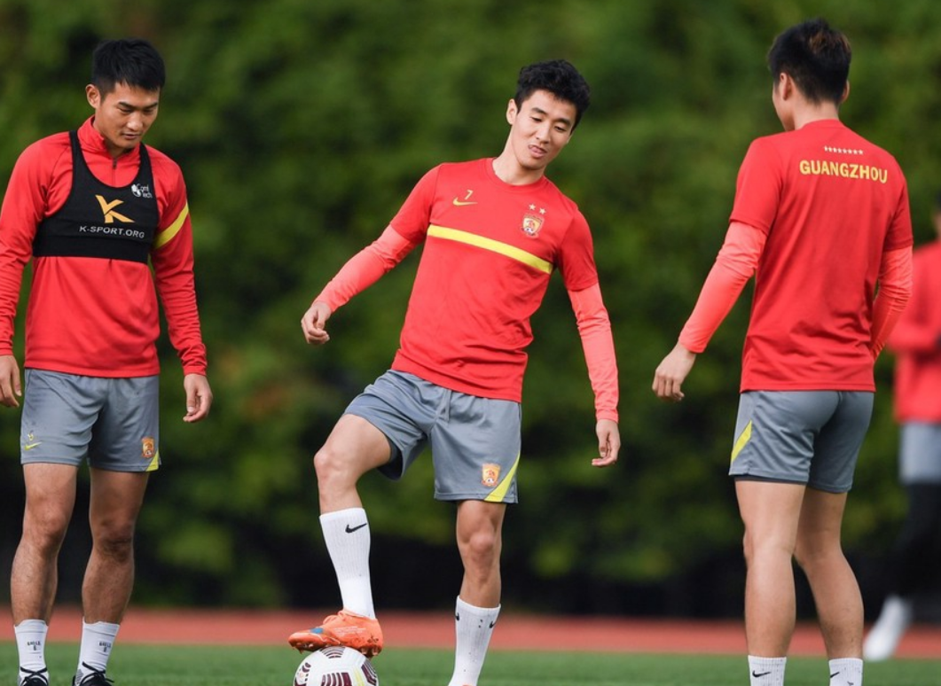 国际比赛日巴塞罗那备战中超，绝杀压哨细节曝光，目标明确，医务组通报恢复的简单介绍-爱游戏官方网站